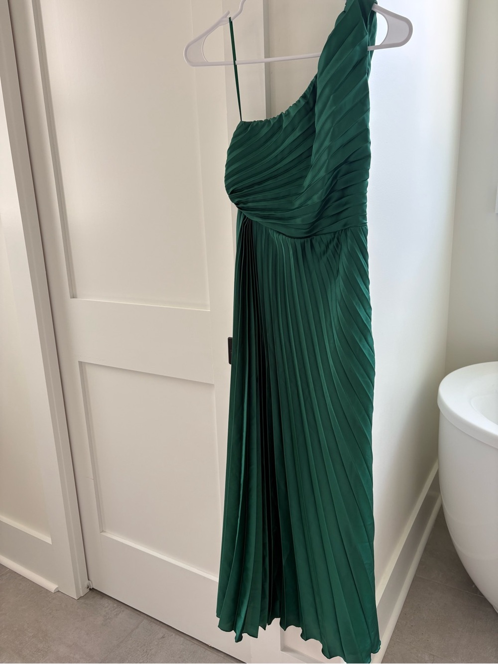 Abercrombie & Fitch Forest Green One-Shoulder Pleated Gown